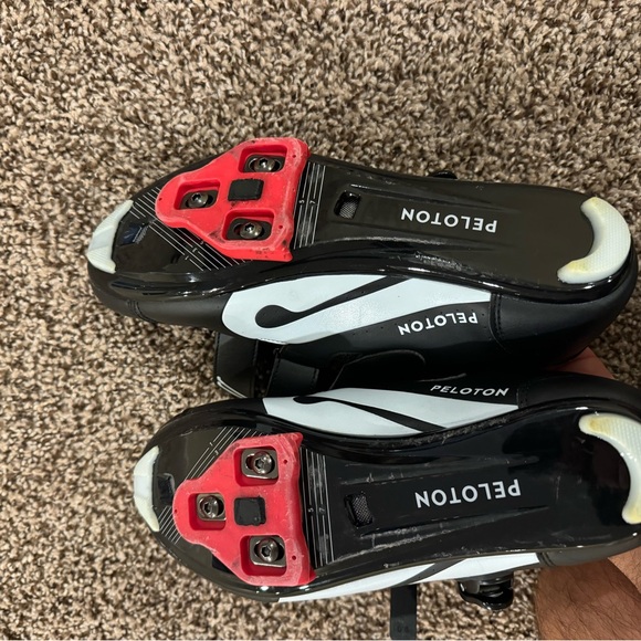 Peloton shoes cleats included. Men’s 9.5. - Picture 6 of 6